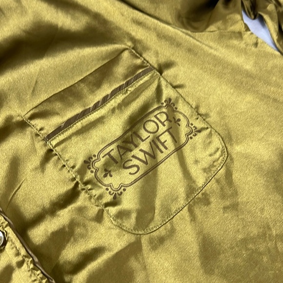 Taylor Swift Sz M Pajama Top Button Front Long Sleeve Chest Pocket - Picture 5 of 9